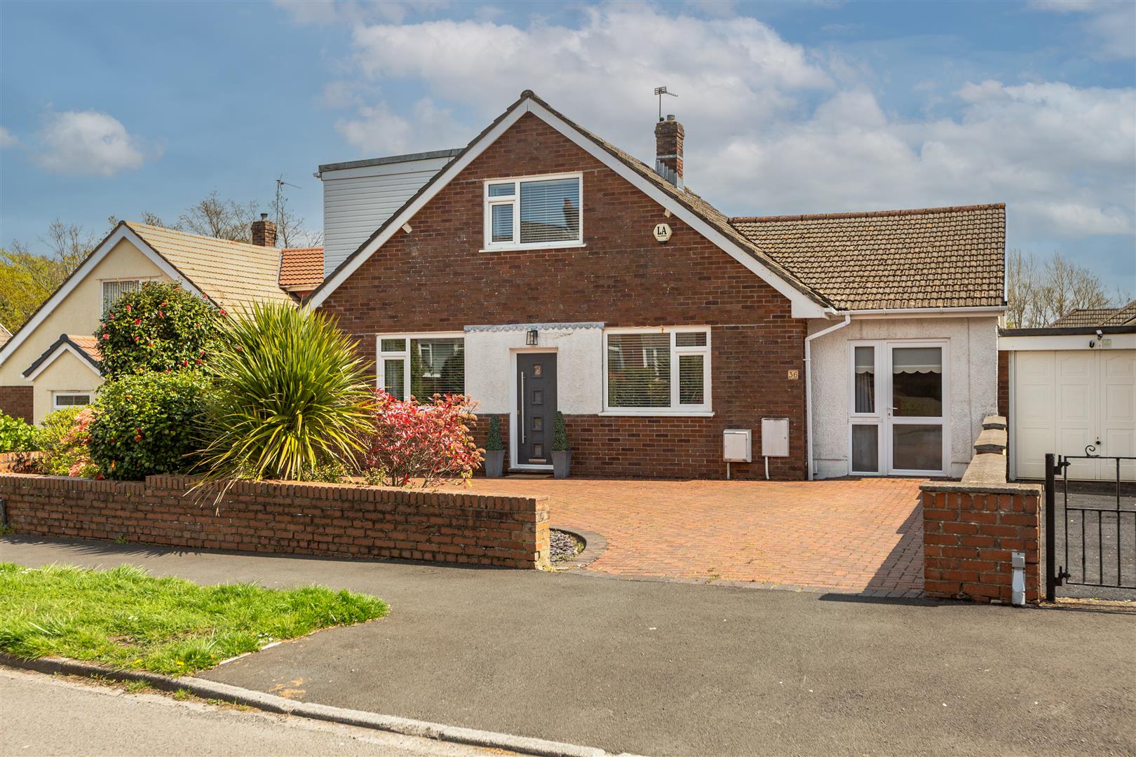 Parklands View, Sketty, Swansea, SA2 8LT